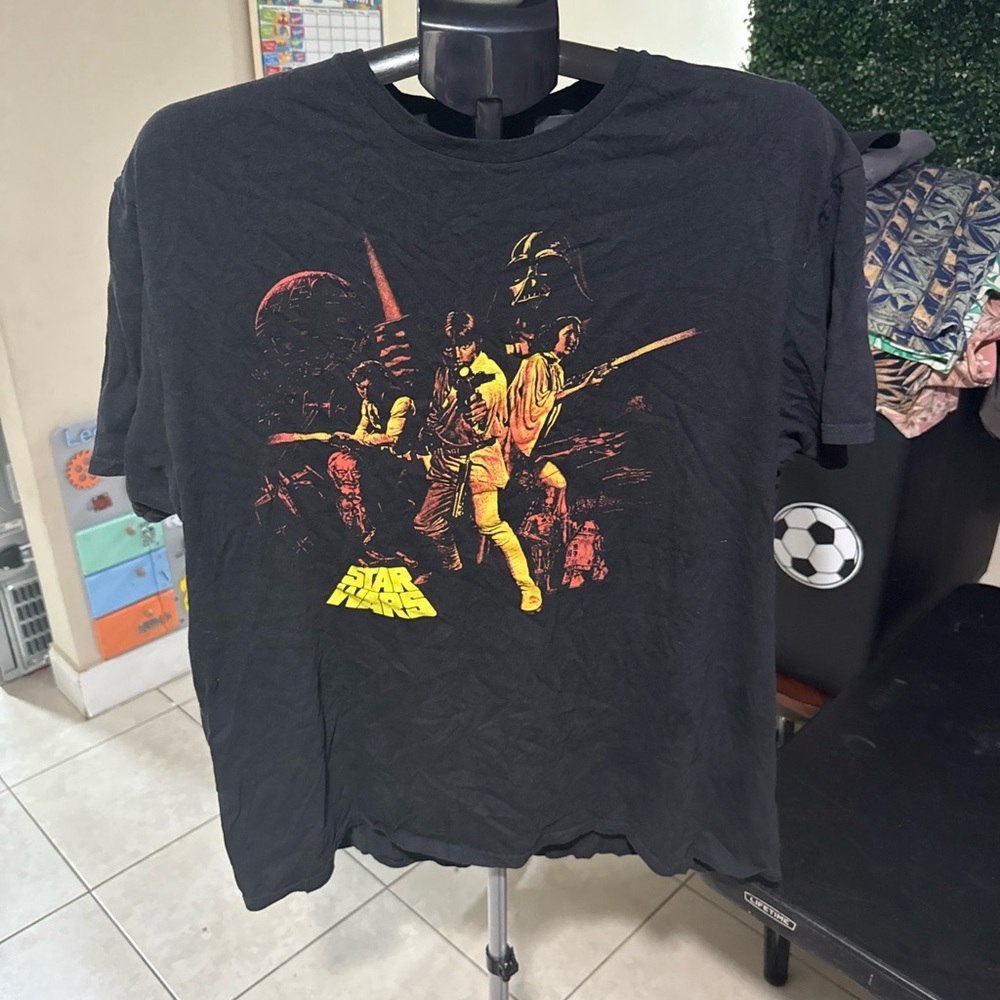 Star Wars classic Movie Characters Men's Size Extra Large  Shirt